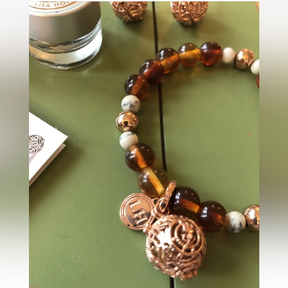 LISA HOFFMAN FINE FRAGRANCE JEWELRY EARRING, BRACELET, 2 BOTTLES TUSCAN FIG - Picture 8 of 9